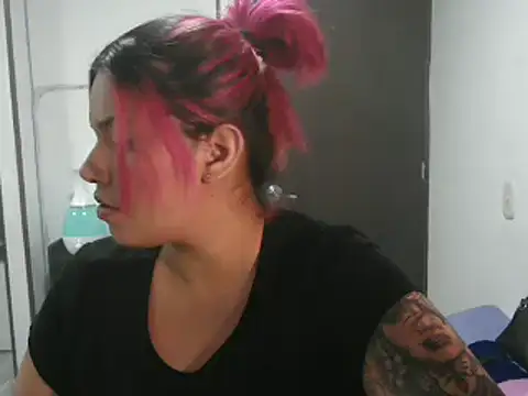 CarolinaRincon online show from 03-04-25, 12:29