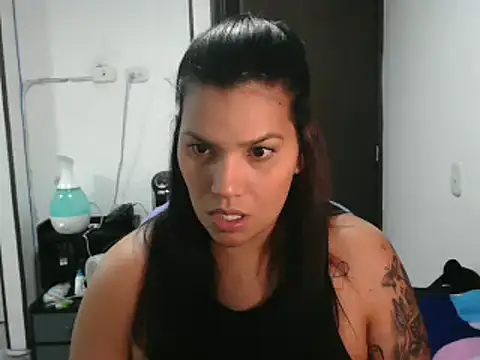 CarolinaRincon online show from 03-05-25, 03:08