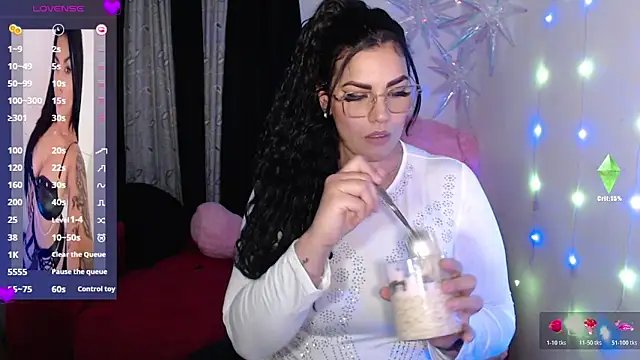 Snapshot of CarolinaRincon chatting on 02-04-26, 11:53 CarolinaRincon online show from 02-04-26, 11:53