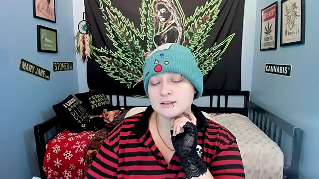 Chloenightmare online show from 09-13-25, 01:44