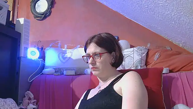 Snapshot of lanax chatting on 05-26-26, 01:07 lanax online show from 05-26-26, 01:07