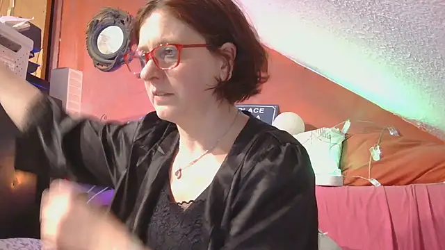 Snapshot of lanax chatting on 06-08-26, 12:16 lanax online show from 06-08-26, 12:16