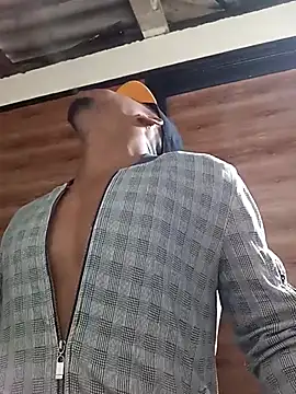 AlejoKhalifa  online show from 03-08-25, 11:07