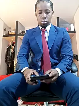 AlejoKhalifa  online show from 04-13-26, 10:32