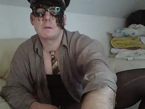 Snapshot of pauloooooborderrrr chatting on 11-17-25, 06:30 pauloooooborderrrr online show from 11-17-25, 06:30