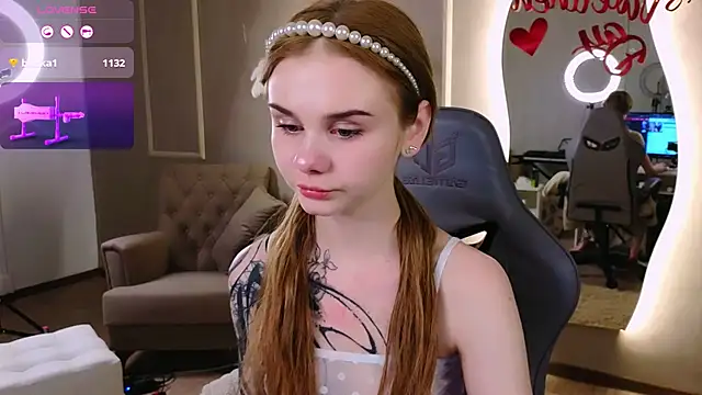 Britney Lynch online show from 02-11-25, 12:06