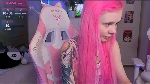 Britney Lynch online show from 10-22-25, 05:30