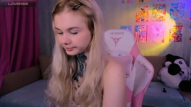 Britney Lynch online show from 03-04-26, 07:09