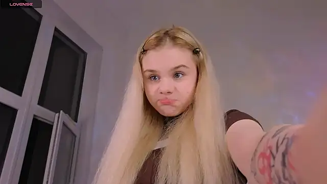 Britney Lynch online show from 03-18-26, 07:06