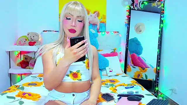 Candy Candy   online show from 10-22-25, 09:25