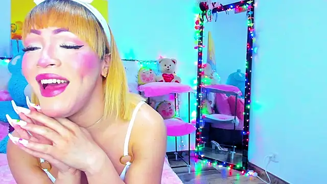 Candy Candy   online show from 05-17-26, 06:26