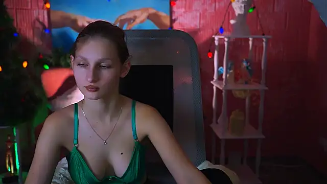 EllaHorton online show from 01-04-25, 10:27