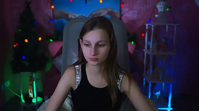 EllaHorton online show from 01-10-25, 12:47