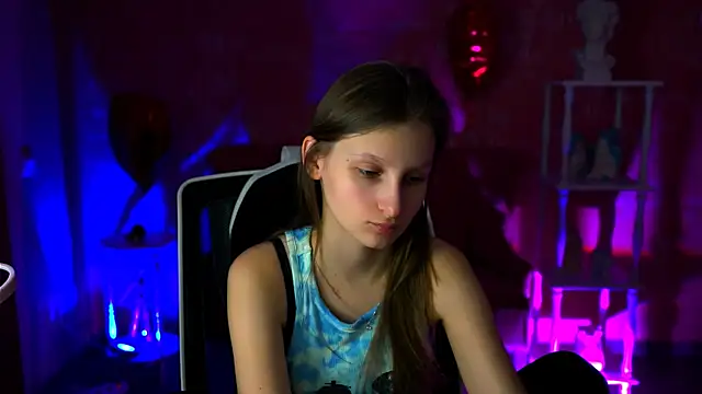 EllaHorton online show from 03-15-25, 07:09