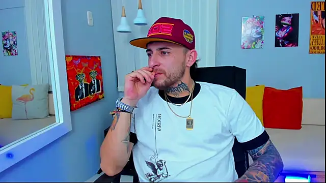 Snapshot of Drako_Lamar chatting on 01-14-25, 04:29 Drako Lamar online show from 01-14-25, 04:29