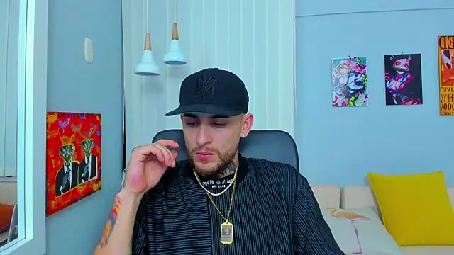 Snapshot of Drako_Lamar chatting on 01-20-25, 04:12 Drako Lamar online show from 01-20-25, 04:12