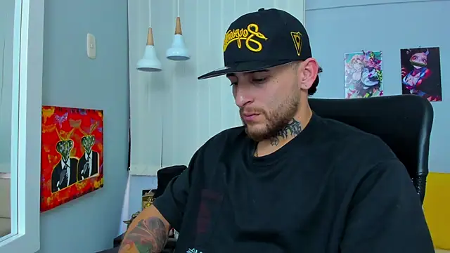 Snapshot of Drako_Lamar chatting on 01-23-25, 03:43 Drako Lamar online show from 01-23-25, 03:43