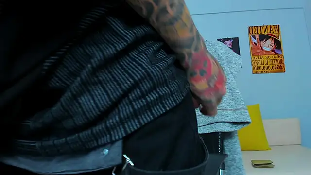 Snapshot of Drako_Lamar chatting on 02-18-25, 03:32 Drako Lamar online show from 02-18-25, 03:32