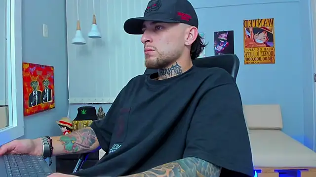 Snapshot of Drako_Lamar chatting on 02-21-25, 04:05 Drako Lamar online show from 02-21-25, 04:05