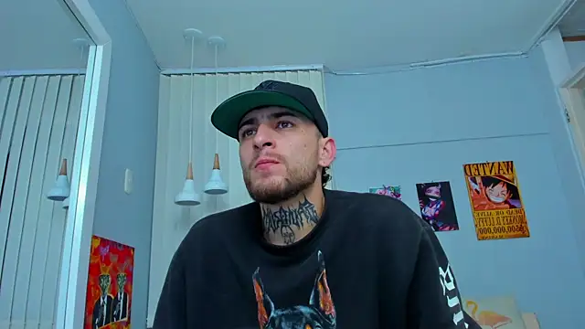 Snapshot of Drako_Lamar chatting on 03-18-25, 12:25 Drako Lamar online show from 03-18-25, 12:25