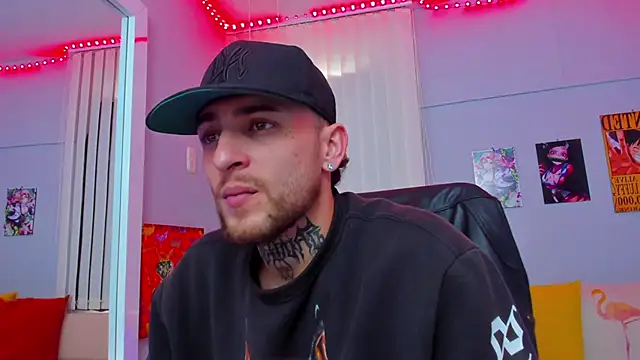 Snapshot of Drako_Lamar chatting on 03-18-25, 03:31 Drako Lamar online show from 03-18-25, 03:31