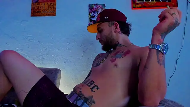 Snapshot of Drako_Lamar chatting on 09-18-25, 08:55 Drako Lamar online show from 09-18-25, 08:55