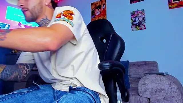 Snapshot of Drako_Lamar chatting on 10-01-25, 01:44 Drako Lamar online show from 10-01-25, 01:44