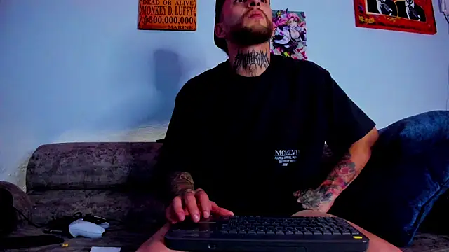 Snapshot of Drako_Lamar chatting on 10-29-25, 02:03 Drako Lamar online show from 10-29-25, 02:03