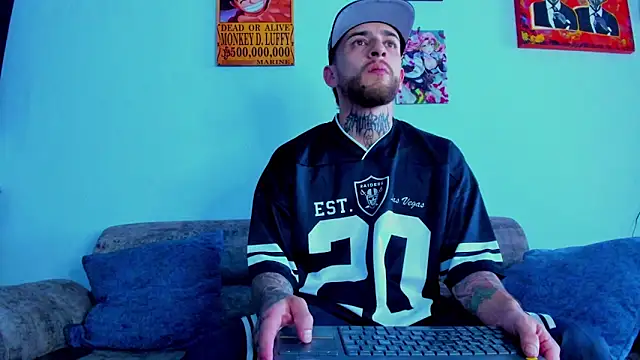 Snapshot of Drako_Lamar chatting on 11-03-25, 01:23 Drako Lamar online show from 11-03-25, 01:23