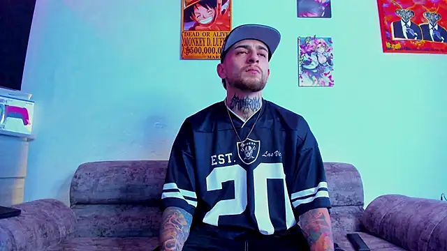 Snapshot of Drako_Lamar chatting on 12-01-25, 01:27 Drako Lamar online show from 12-01-25, 01:27