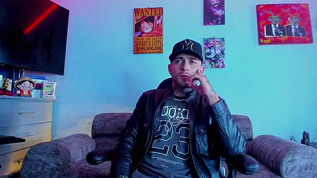 Snapshot of Drako_Lamar chatting on 12-15-25, 01:04 Drako Lamar online show from 12-15-25, 01:04