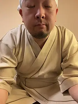 Snapshot of FUJIGON07 chatting on 05-18-26, 02:23 FUJIGON07 online show from 05-18-26, 02:23