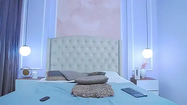 Snapshot of JoannaCox chatting on 11-04-25, 07:24 JoannaCox online show from 11-04-25, 07:24