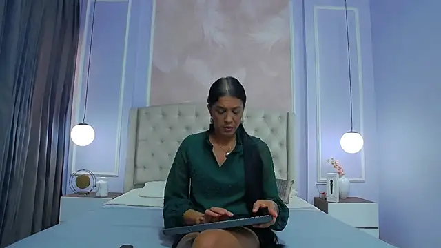 Snapshot of JoannaCox chatting on 11-12-25, 07:46 JoannaCox online show from 11-12-25, 07:46