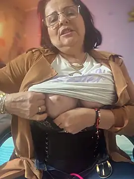 Snapshot of PaulinaSanders_X chatting on 12-08-24, 02:18 PaulinaSanders X online show from 12-08-24, 02:18