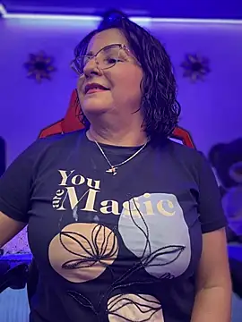 Snapshot of PaulinaSanders_X chatting on 03-05-25, 07:17 PaulinaSanders X online show from 03-05-25, 07:17