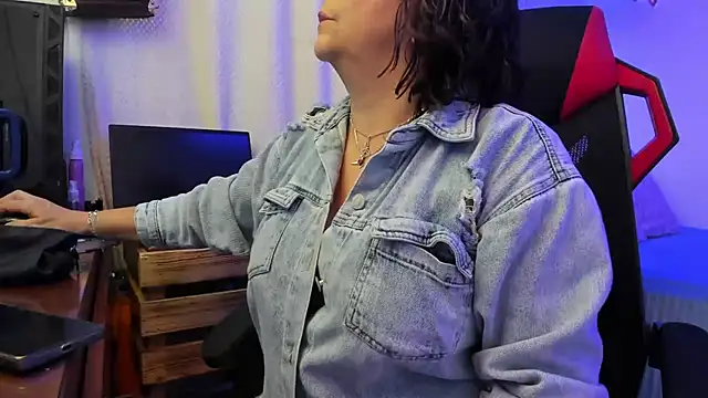 Snapshot of PaulinaSanders_X chatting on 03-13-25, 07:28 PaulinaSanders X online show from 03-13-25, 07:28