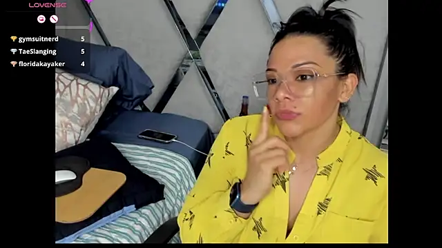 Snapshot of paula_daniela1 chatting on 12-09-24, 11:45 paula daniela1 online show from 12-09-24, 11:45