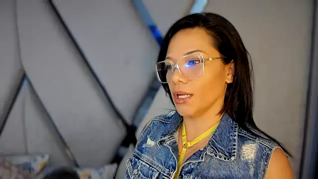 Snapshot of paula_daniela1 chatting on 02-22-25, 09:48 paula daniela1 online show from 02-22-25, 09:48