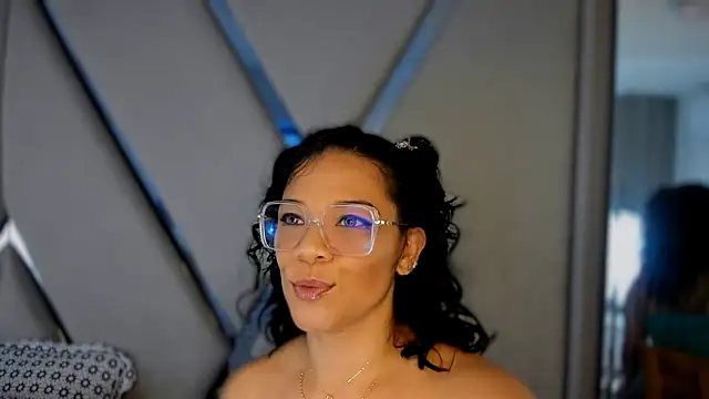 Snapshot of paula_daniela1 chatting on 03-22-25, 09:53 paula daniela1 online show from 03-22-25, 09:53