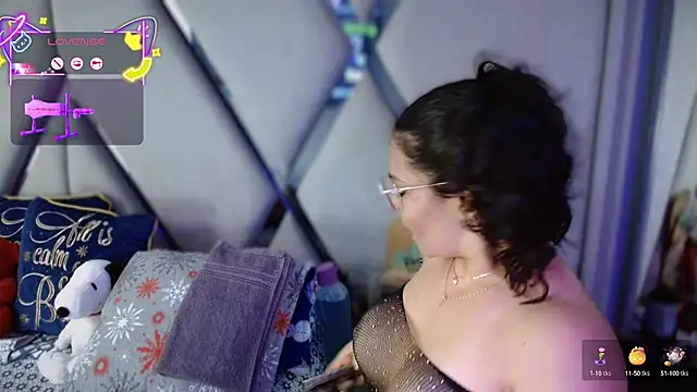 Snapshot of paula_daniela1 chatting on 10-12-25, 09:03 paula daniela1 online show from 10-12-25, 09:03