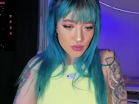 Snapshot of kat_apple chatting on 01-12-25, 01:42 kat apple online show from 01-12-25, 01:42