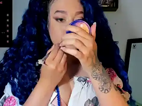 Snapshot of kat_apple chatting on 02-24-25, 11:52 kat apple online show from 02-24-25, 11:52