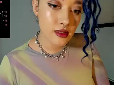 Snapshot of kat_apple chatting on 02-27-25, 01:27 kat apple online show from 02-27-25, 01:27