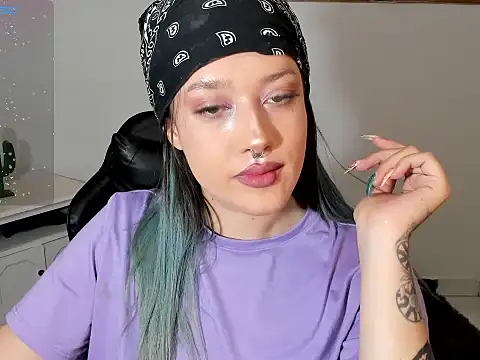 Snapshot of kat_apple chatting on 09-18-25, 12:34 kat apple online show from 09-18-25, 12:34