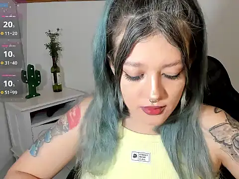 Snapshot of kat_apple chatting on 09-19-25, 02:46 kat apple online show from 09-19-25, 02:46