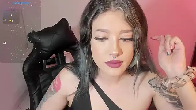 Snapshot of kat_apple chatting on 10-28-25, 10:23 kat apple online show from 10-28-25, 10:23