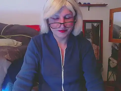 LorenJade online show from 04-28-26, 08:08