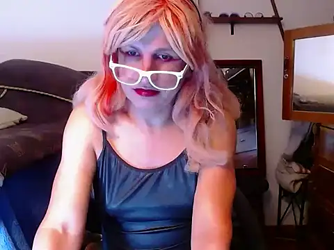 Snapshot of LorenJade chatting on 05-17-26, 10:33 LorenJade online show from 05-17-26, 10:33