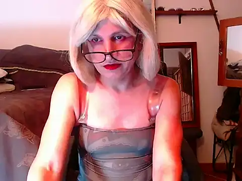 Snapshot of LorenJade chatting on 06-12-26, 07:29 LorenJade online show from 06-12-26, 07:29